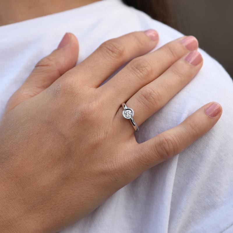 Prsten s certifikovaným diamantem 64935