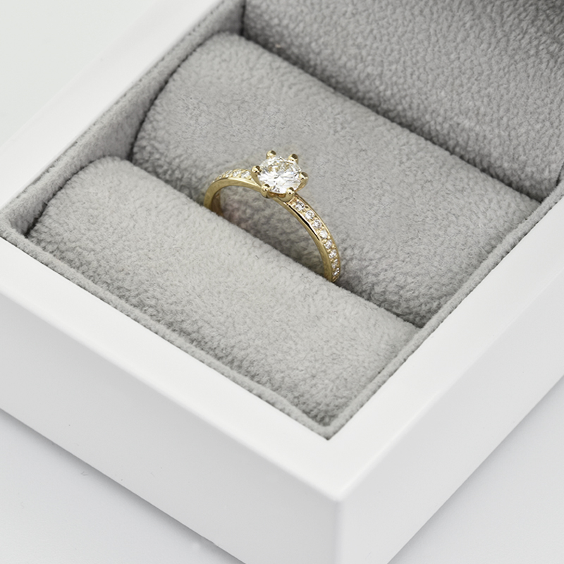 Prsten s diamanty 66015
