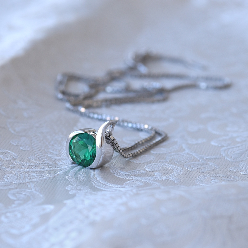 Smaragdový náhrdelník 74515