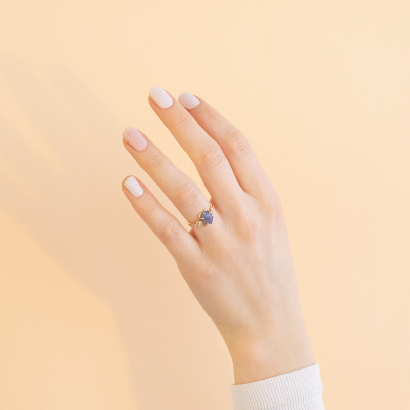 Zlatý zásnubní prsten s opálem a diamanty Zahara 101126