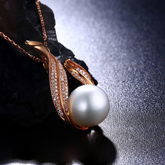 Zlatý náhrdelník s perlou 10296