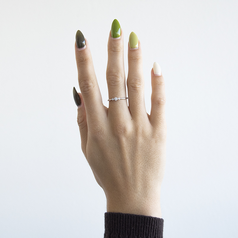 Minimalistický prsten s lab-grown diamanty Knott 110386