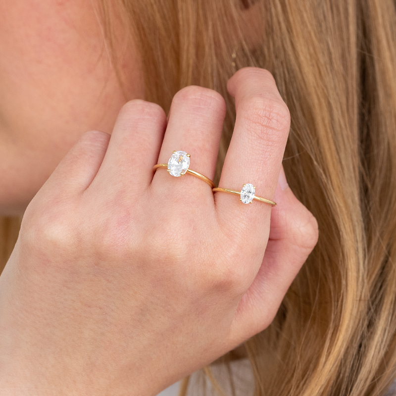 Elegantní zásnubní prsten s oval moissanitem s výběrem velikosti Frost 124736