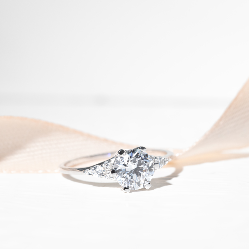 Zásnubní prsten s lab-grown diamanty Diana 125656