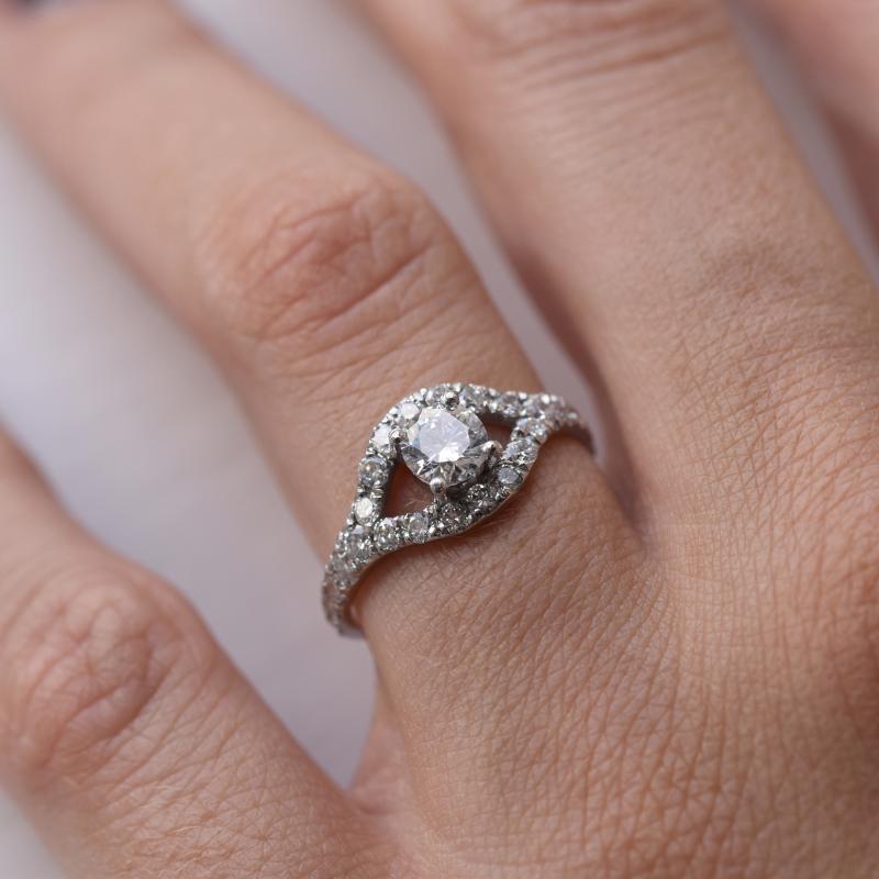 Zásnubní prsten s diamanty 13586