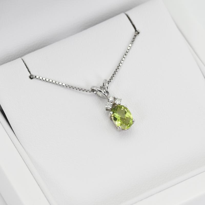 Olivínový náhrdelník