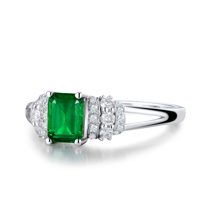 Zlatý prsten s emerald smaragdem 18676