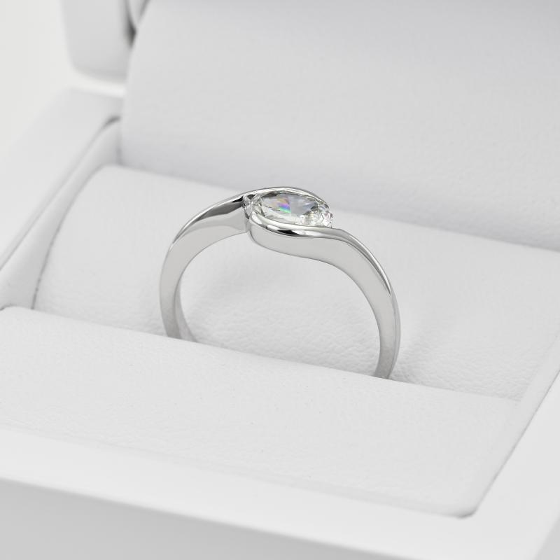 Prsten s diamantem 20916
