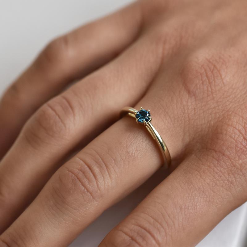 Prsten s modrým diamantem 22746