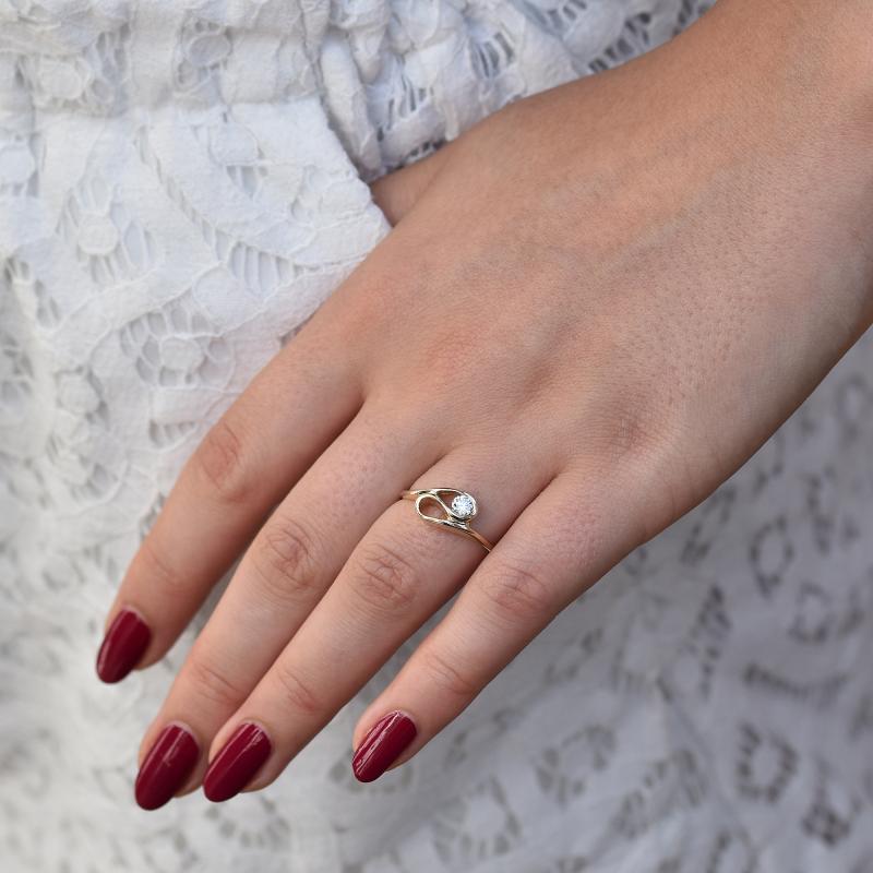 Zásnubní prsten s diamantem a olivíny 31966