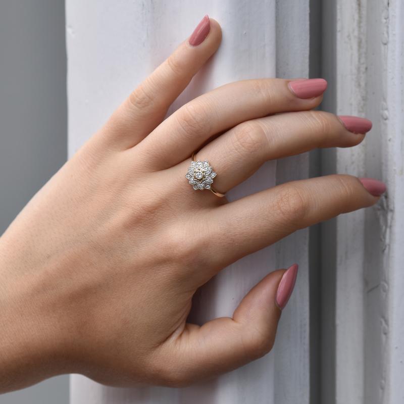 Prsten s květem z diamantů 45266
