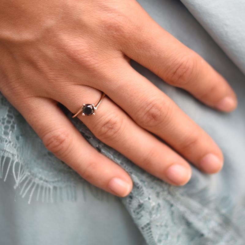 Prsten s černým diamantem 46186