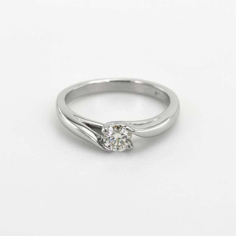 Zásnubní platinový prsten s diamantem 47286