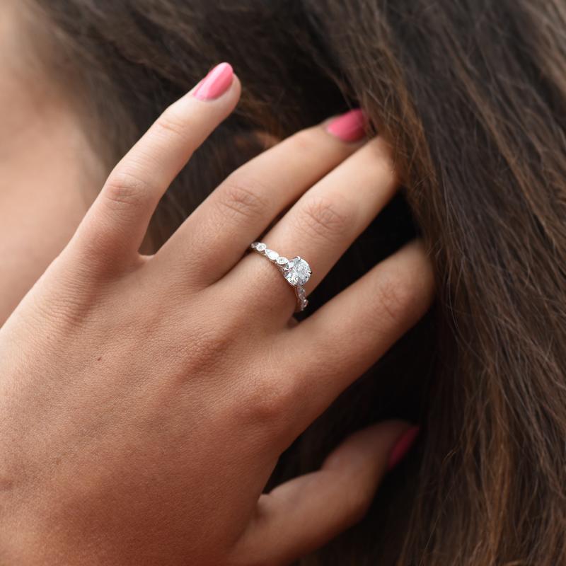 Zásnubní prsten s diamanty 48146