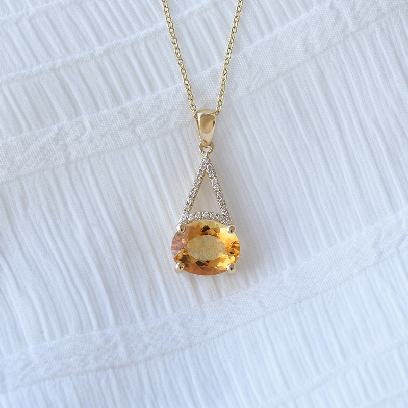 Zlatý náhrdelník s citrínem