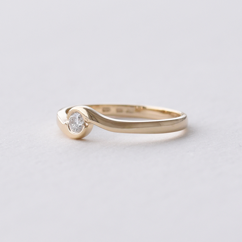 Zlatý diamantový prsten 74846