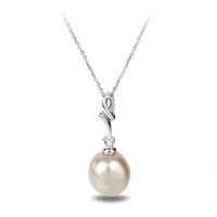 Elegantní perlový náhrdelník Aabha