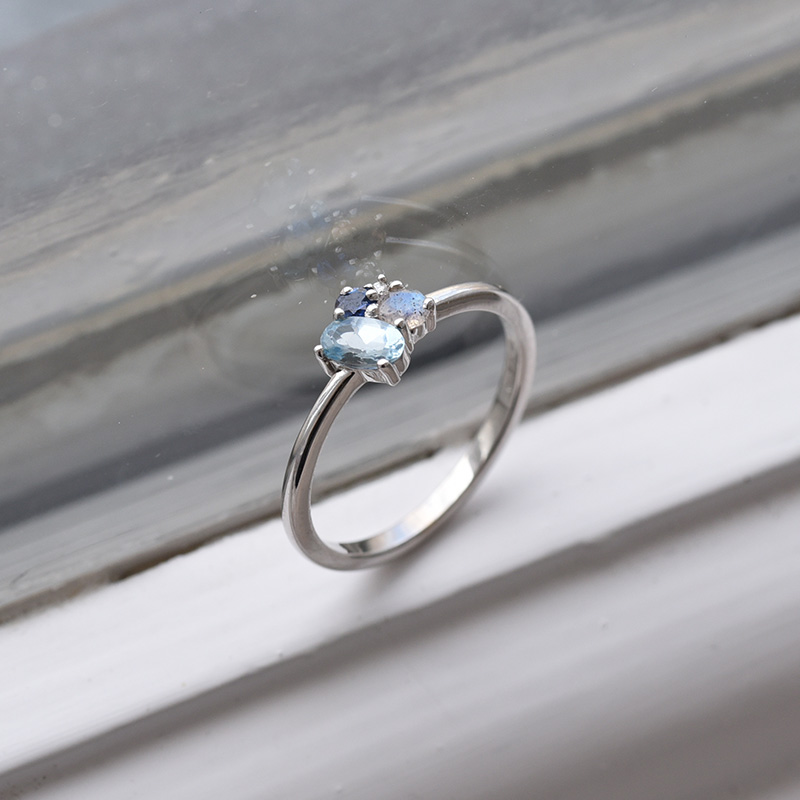 Cluster prsten s akvamarínem, labradoritem, safírem a diamantem 84336