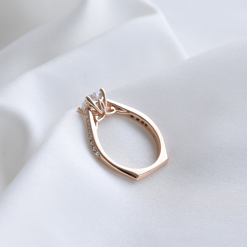 Zásnubní prsten s růžového zlata s diamanty 84636
