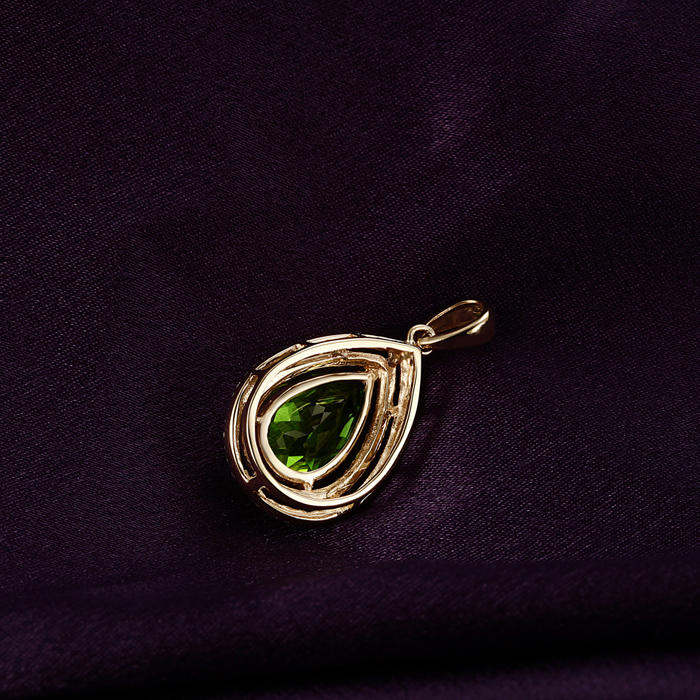 Olivínový zlatý náhrdelník s diamanty 8486