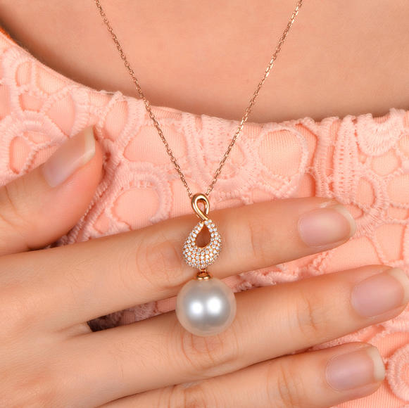 Zlatý perlový náhrdelník 10277