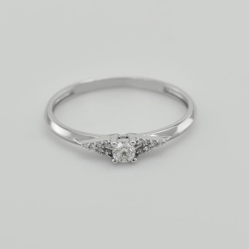 Stříbrný prsten s postranními lab-grown diamanty Kason 104487