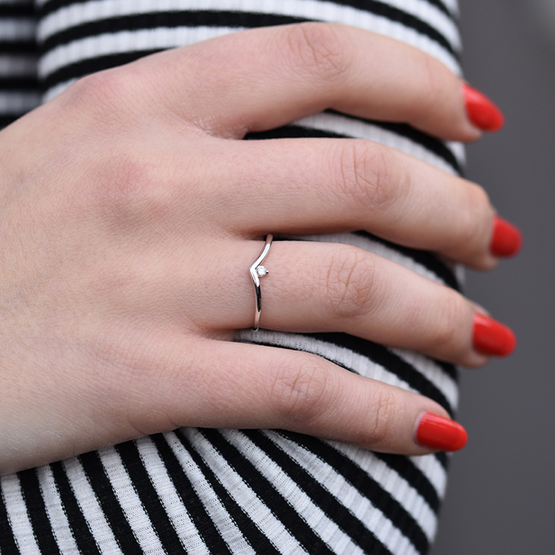 Stříbrný vykrojený prsten s lab-grown diamantem Crossley 104527