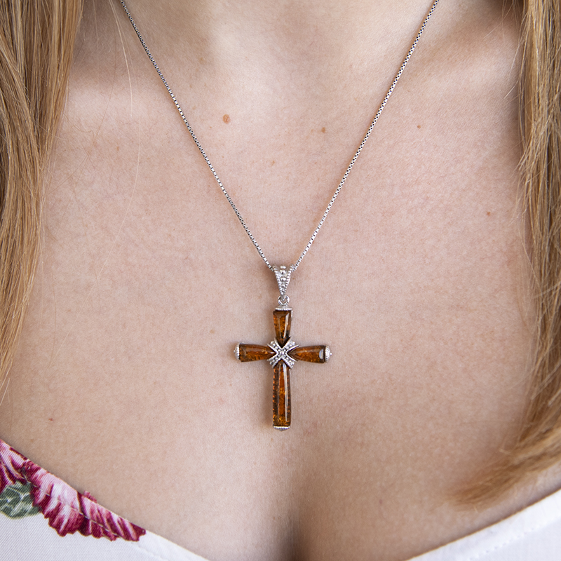 Jantarový kříž ve stříbrném přívěsku Cross 107877