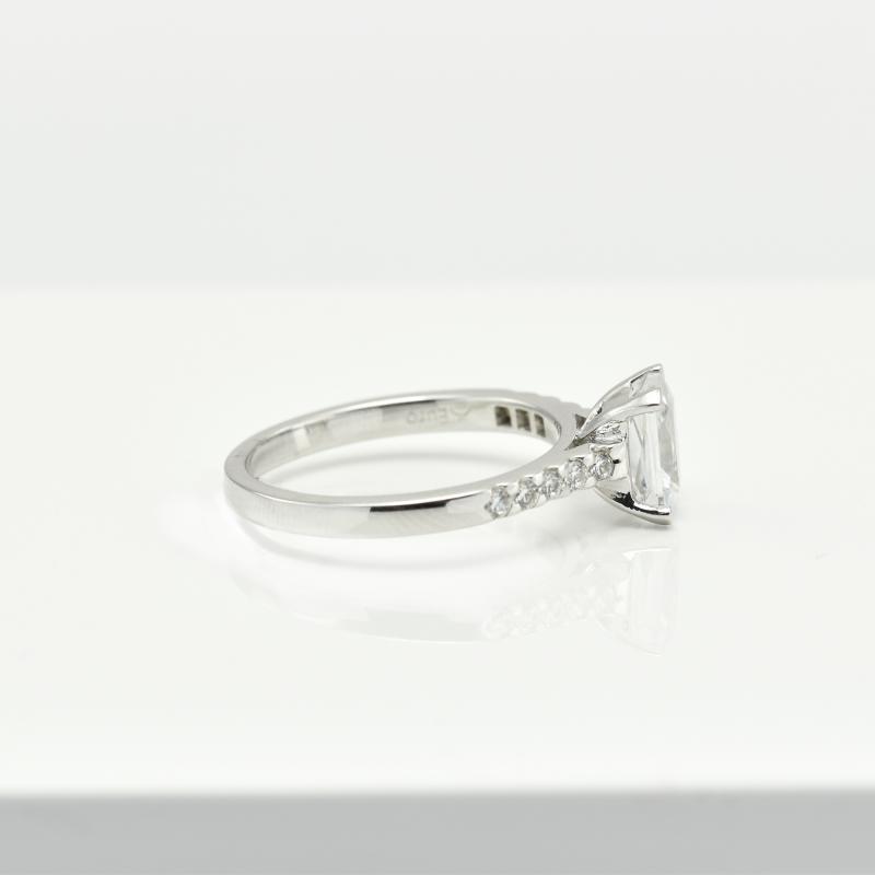 Diamantový zásnubní prsten 10887