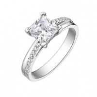 Platinový zásnubní prsten s princess diamantem Loa