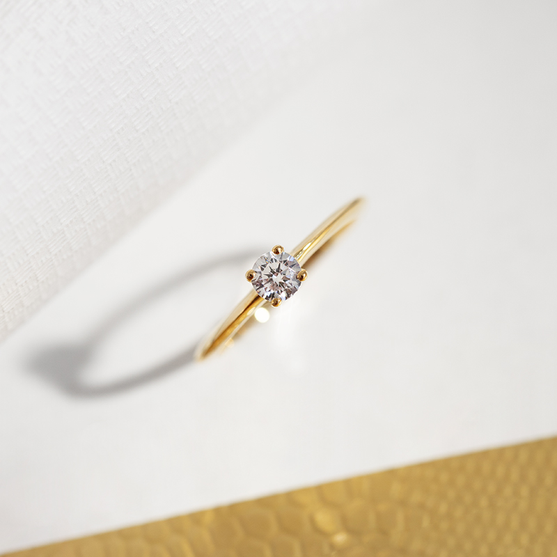 Elegantní zásnubní prsten s diamanty Nixon 111427
