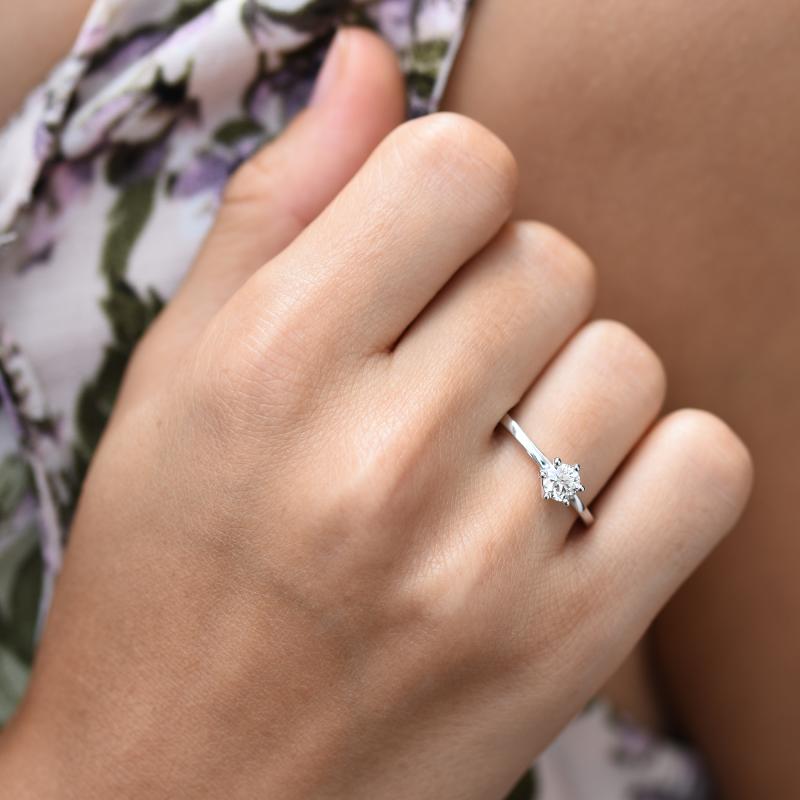 Zásnubní prsten s moissanitem Rabby 111757