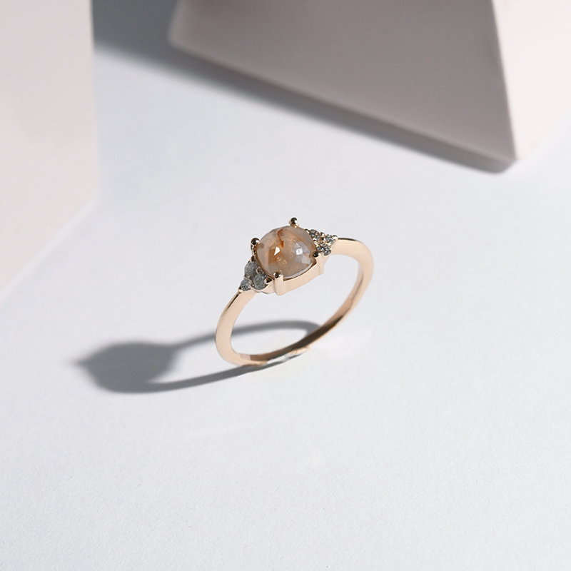 Zlatý prsten se salt and pepper diamantem Agathe 112197