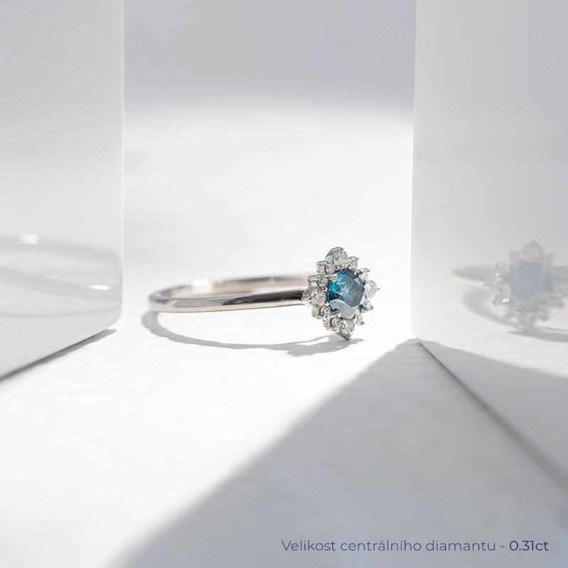 Zásnubní prsten s certifikovaným fancy blue lab-grown diamantem Febe 114147
