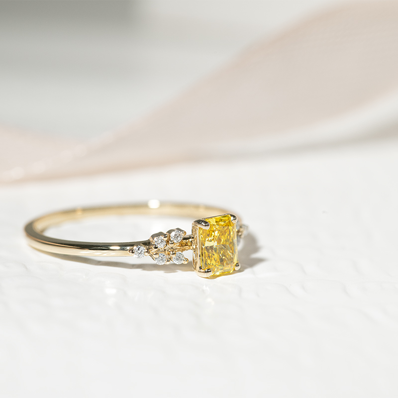 Zásnubní prsten s 0.42ct IGI certifikovaným žlutým lab-grown diamantem Adva 127107