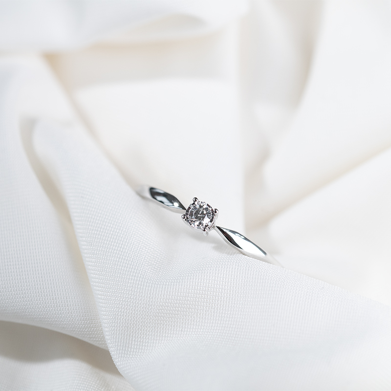 Stříbrný elegantní prsten s lab-grown diamantem Ximena 131137