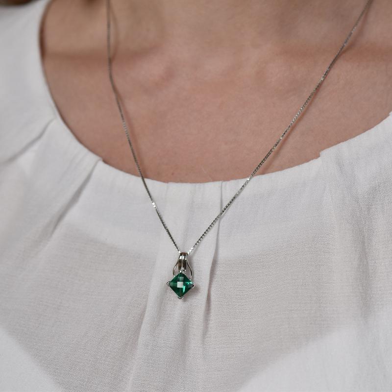 Stříbrný náhrdelník s princess smaragdem 14667