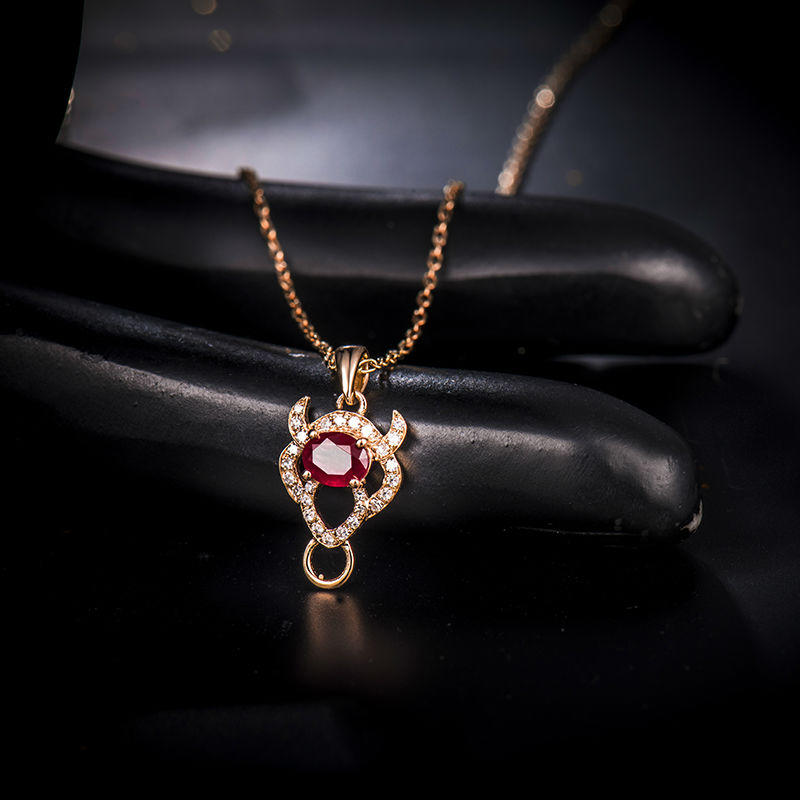 Rubínový náhrdelník s diamanty