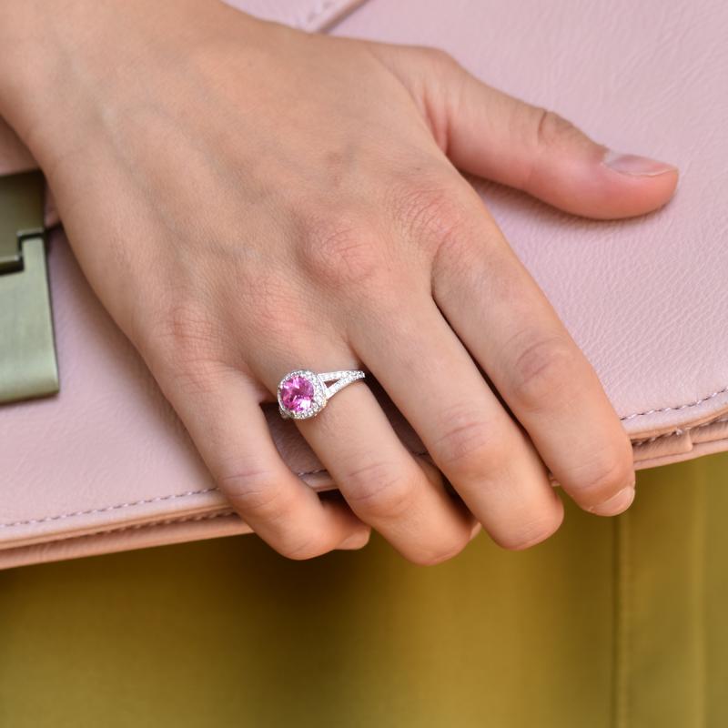 Stříbrný prsten s růžovým safírem a zirkony Hilah 20427