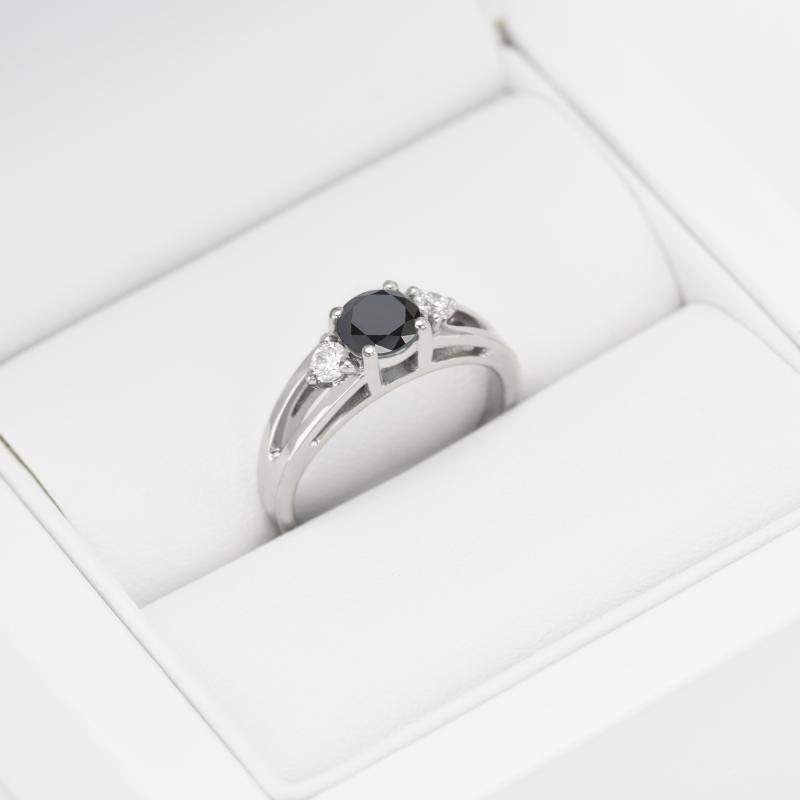 Prsten s černým diamantem 23617