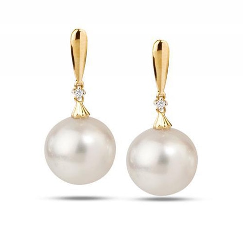 Náušnice s diamanty a bílou perlou