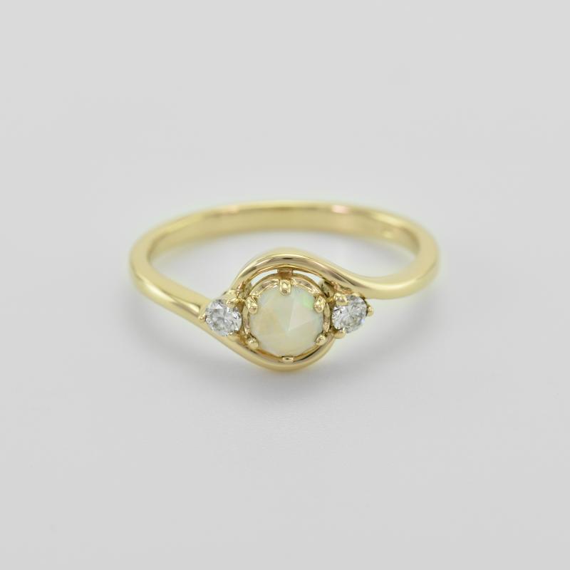 Opálový zlatý prsten 42307