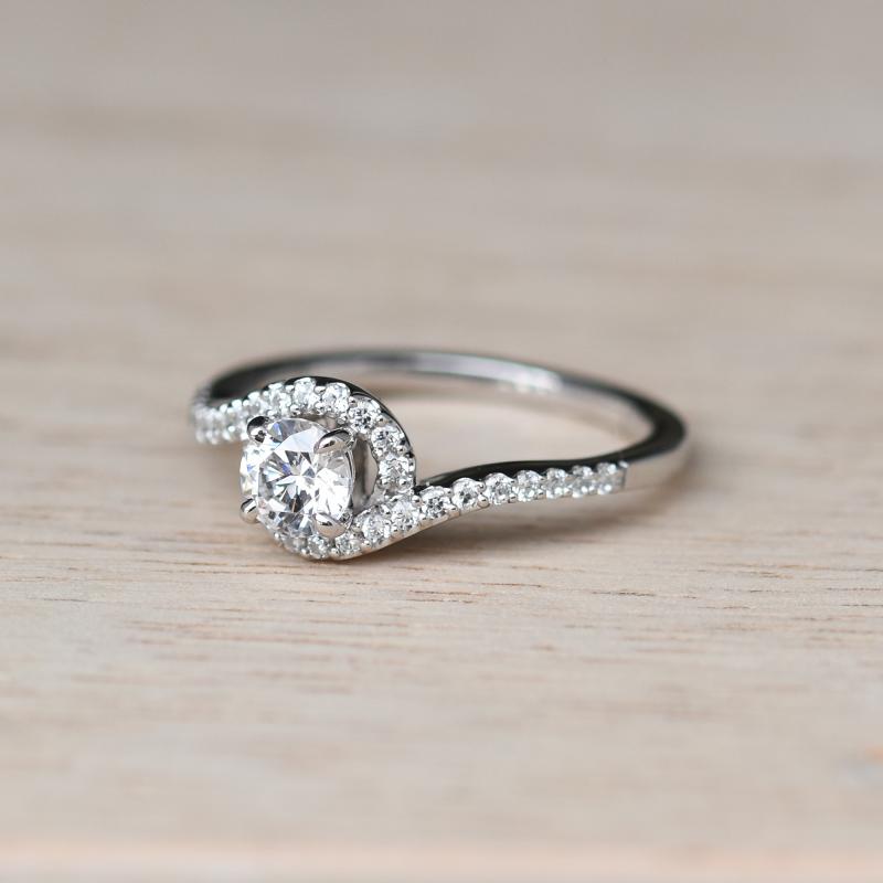 Zásnubní prsten plný diamantů 48107