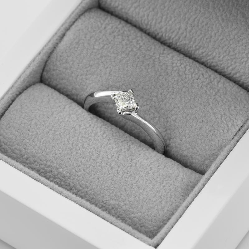 Zásnubní prsten s diamantem 48327