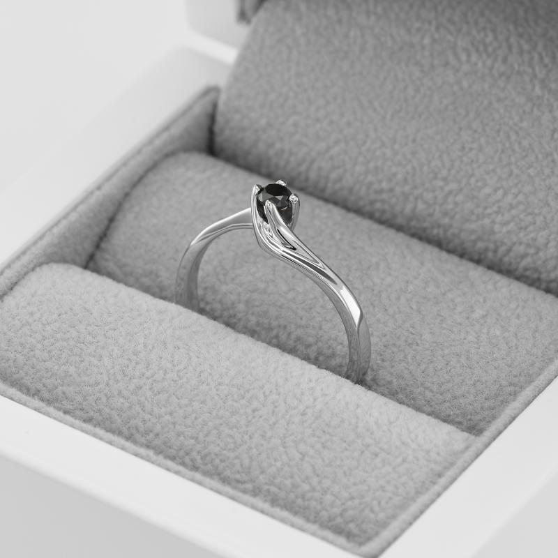 Zlatý zásnubní prsten s černým diamantem 49857