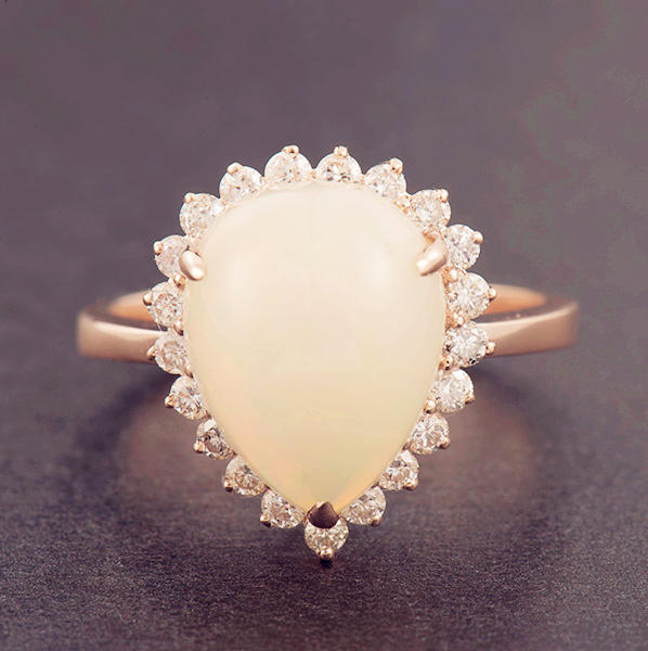 Opálový prsten s diamanty 5087