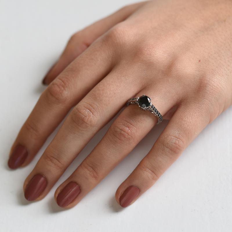 Zásnubní prsten ve vintage stylu s černými diamanty 51347