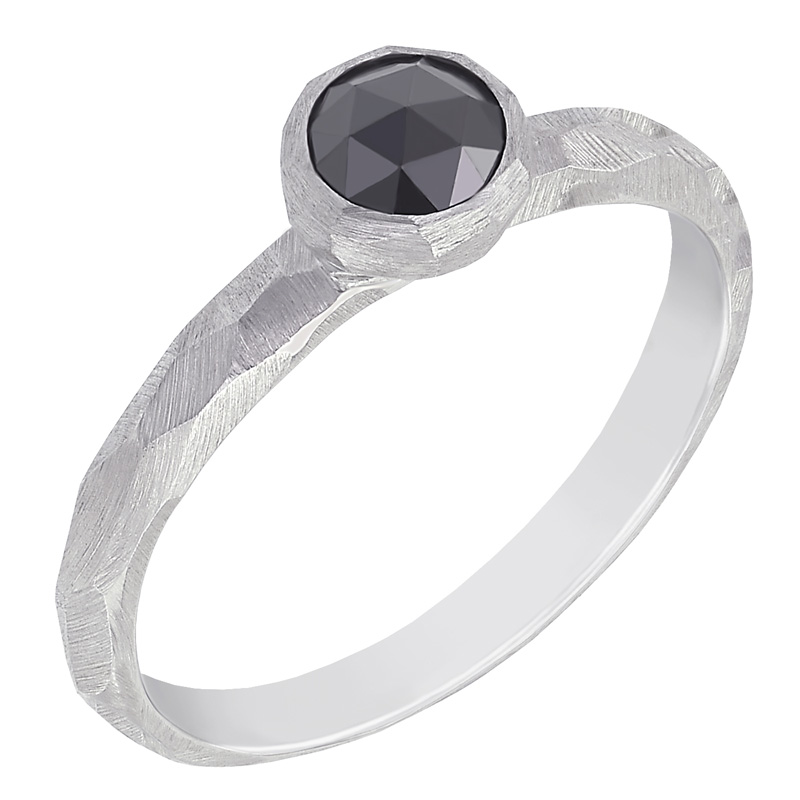 Atypický prsten s černým diamantem