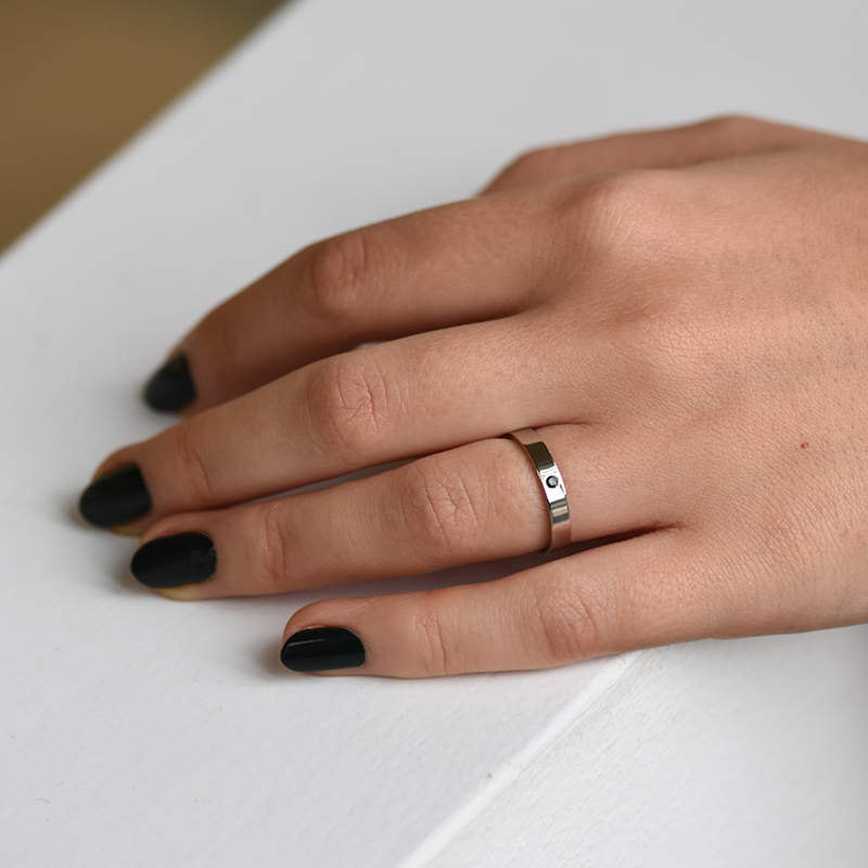 Snubní prsten s černým diamantem 58227