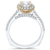 Zlatý zásnubní prsten v halo stylu s cushion diamantem Carmelo